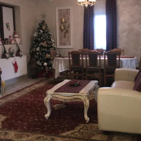 Casa Cu Pitici Casă la țară