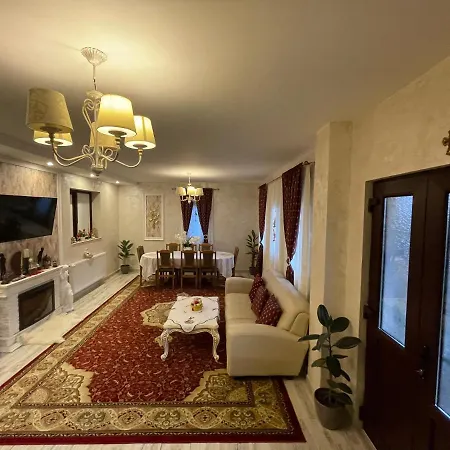 Casa Cu Pitici Casă la țară